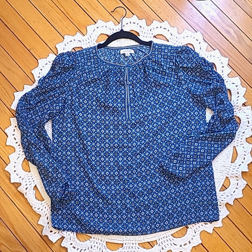 MAX STUDIO Blue Blouse With Ruffled Long Sleeves, Size Small